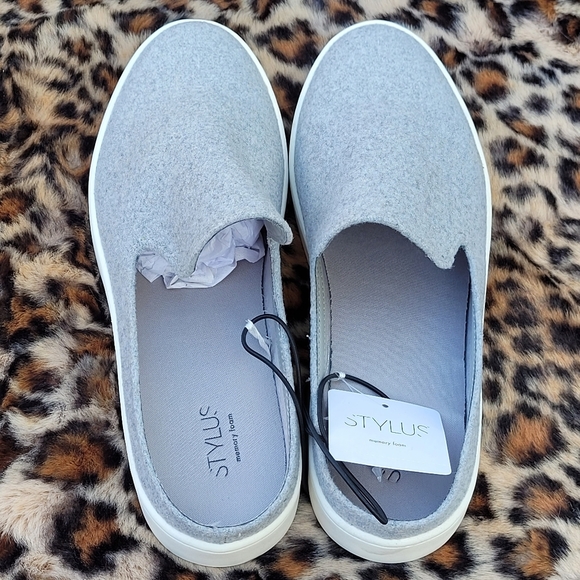 Stylus Wildflower Flannel Slip On Sz 9 - Picture 1 of 13